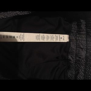 Lululemon Hotty Hot Shorts size 6 tall 4” inseam